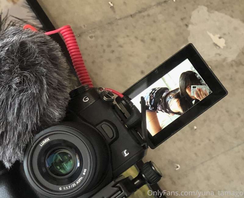 I filmed some videos at a hotel but I’m not sure if I want to post them. ホテルで撮影しましたが、投稿するか迷ってます。